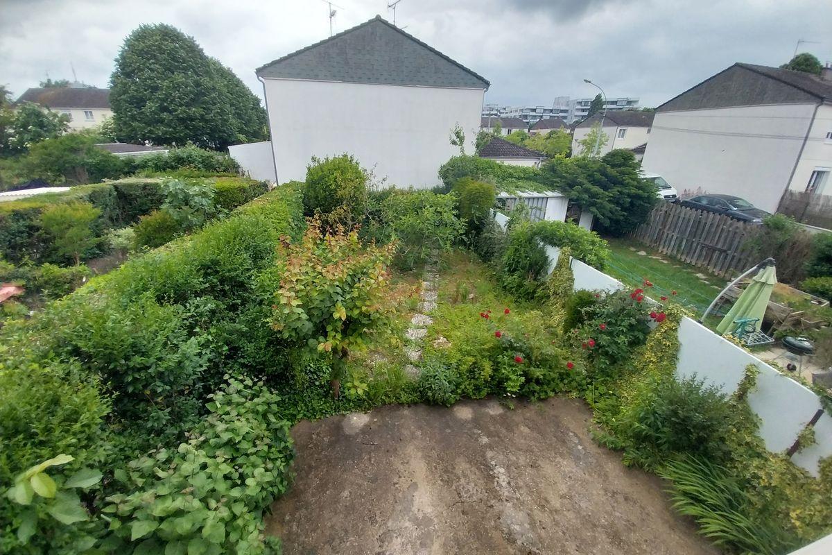 Maison à Saint Jean De La Ruelle 19
