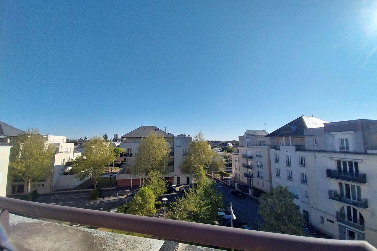 APPARTEMENT à Orleans Sud 5
