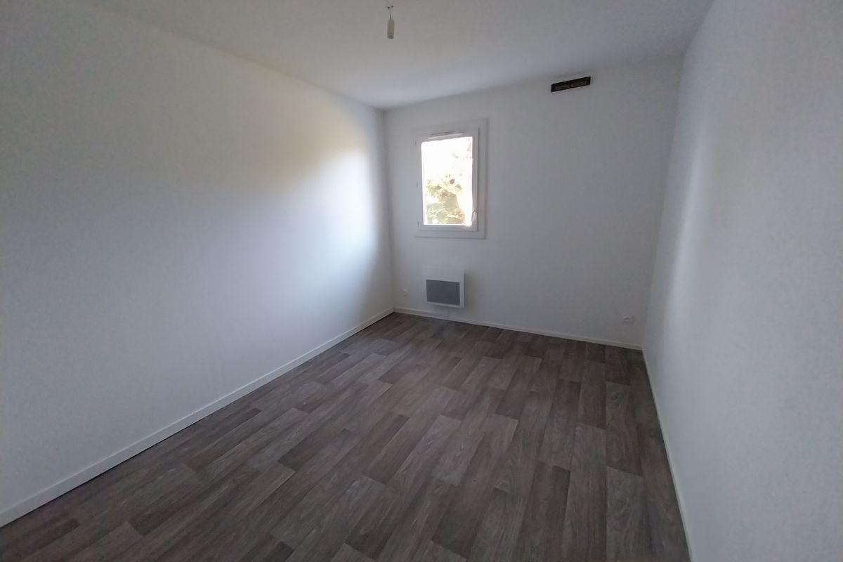 Maison à Ormes 12