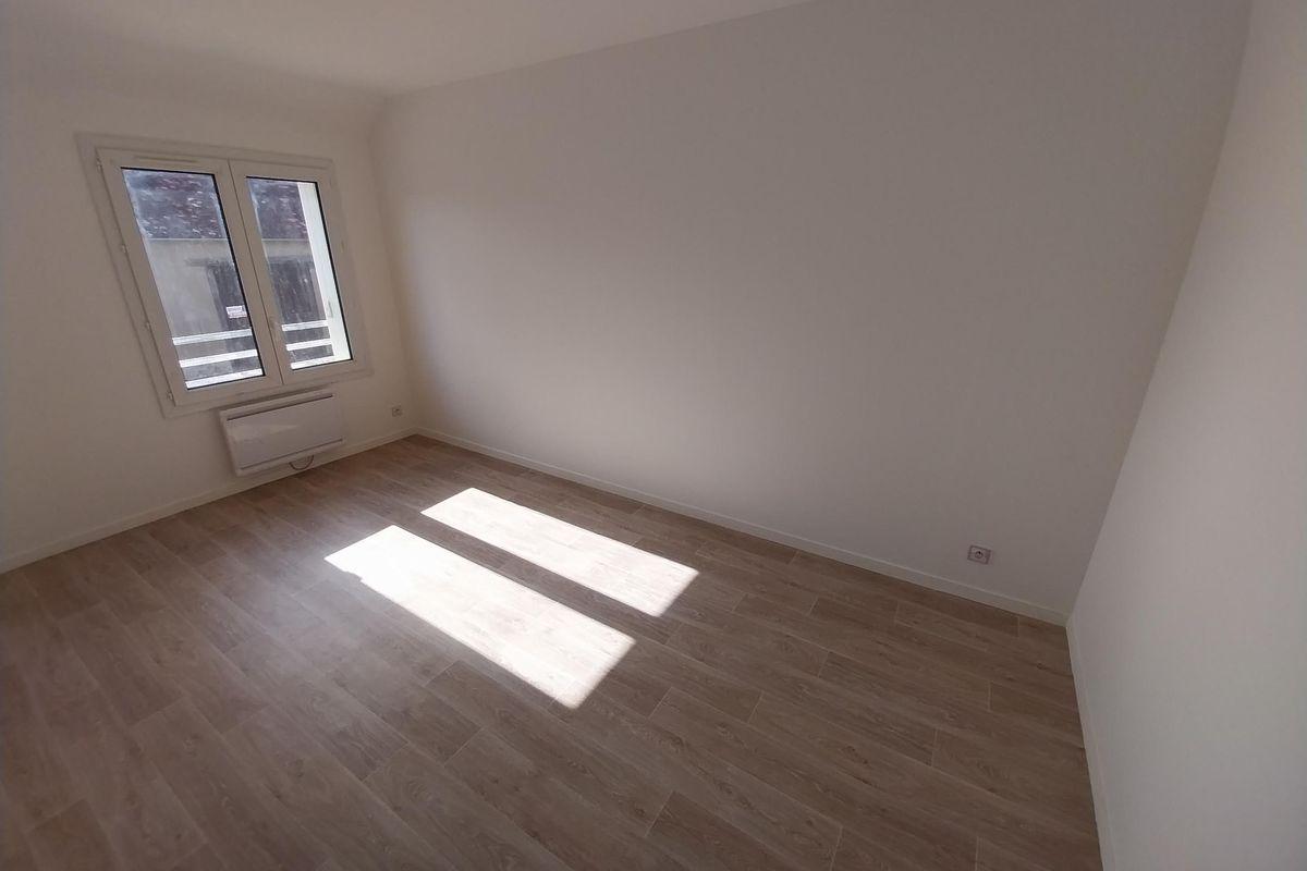 APPARTEMENT à Chatillon Coligny 8