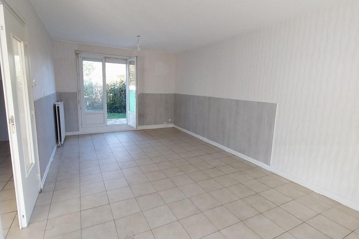 Maison à Saint Jean De La Ruelle 2