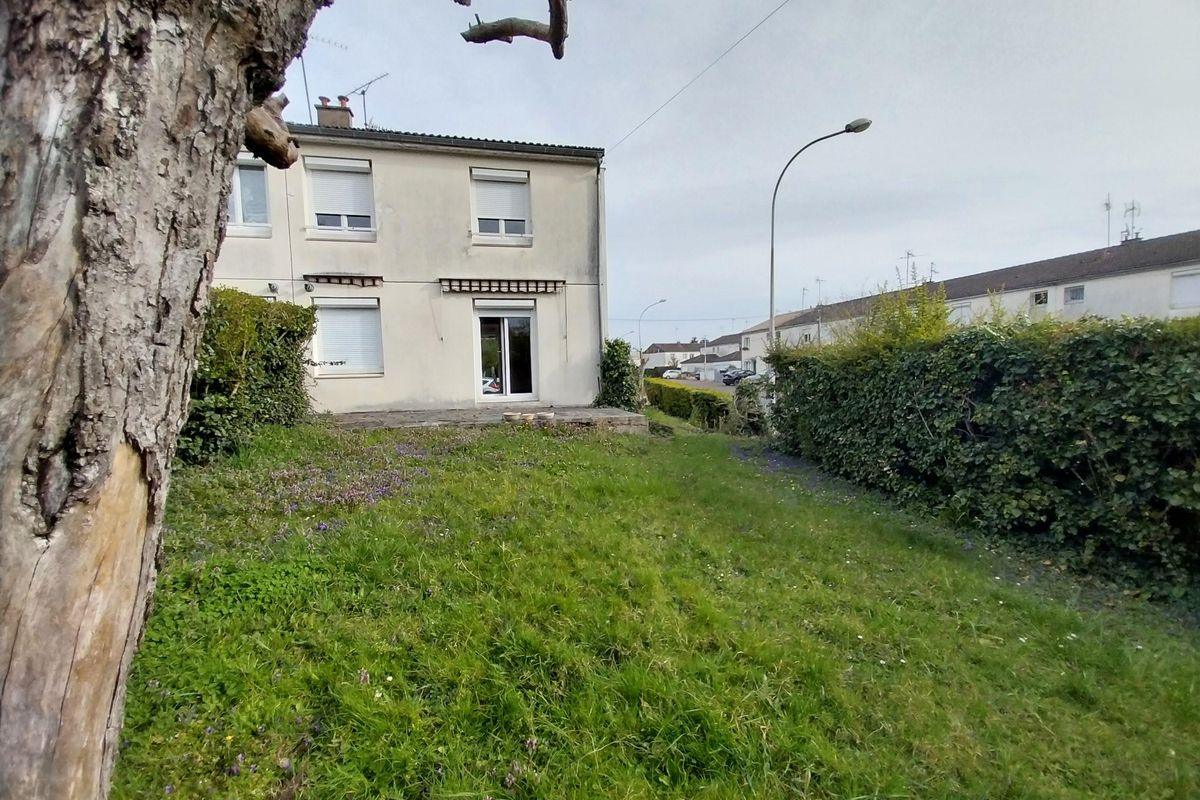Maison à Saint Jean De La Ruelle 4