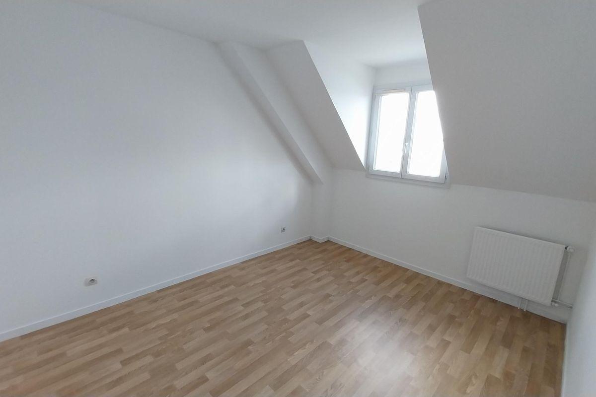 Maison à Le Malesherbois 8